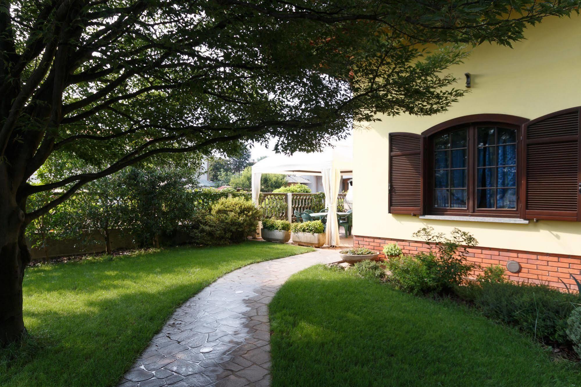 Il Gelsomino Bed & Breakfast Ferno Luaran gambar